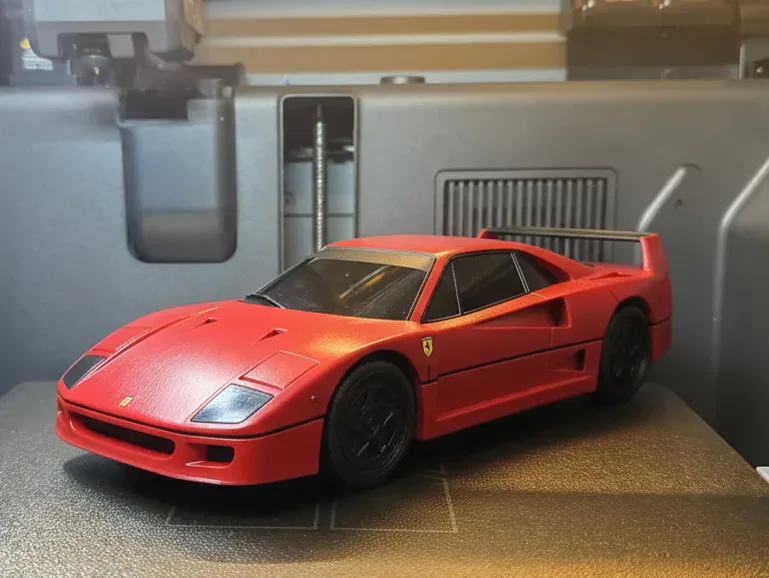 Miniatura impressa em 3D do Ferrari F40